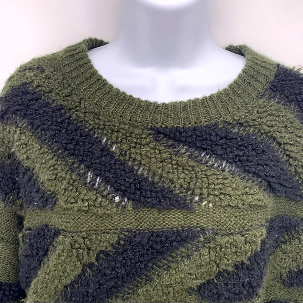 John + Jenn Green and Black Textured Sweater Size Small
